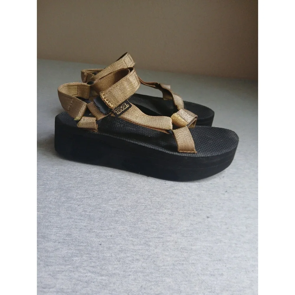 Teva Platform Sandals 8 Universal Flatform Comfort Cushioned Outdoor Hiking